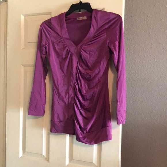 Cute lavender top - Picture 1 of 3